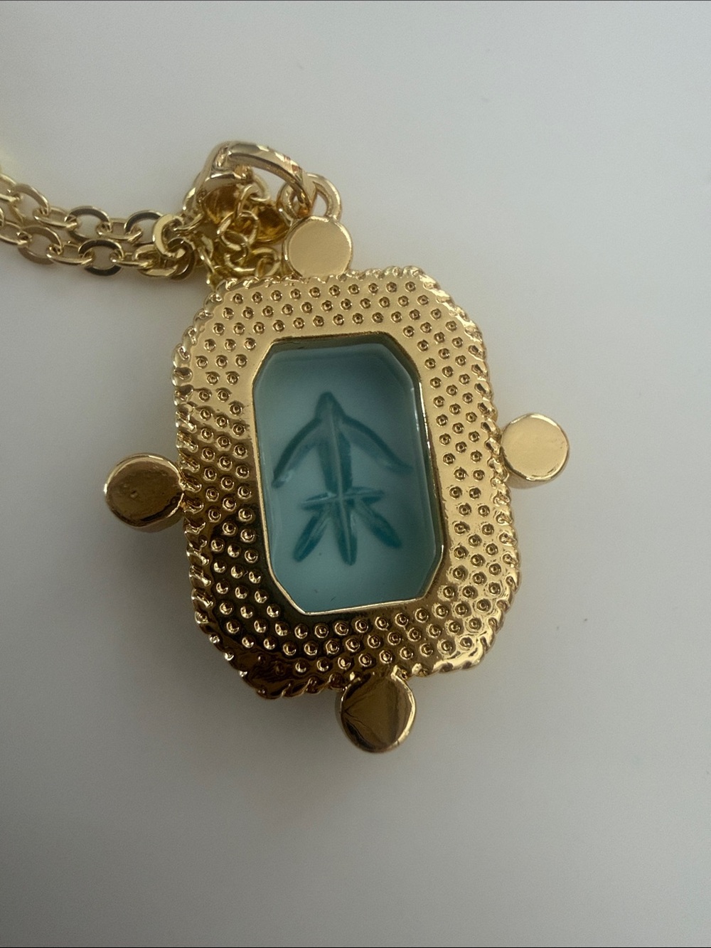Gold-Plated Necklace with Blue Artificial Crystal Pendant and Pearls - Picture 4 of 4